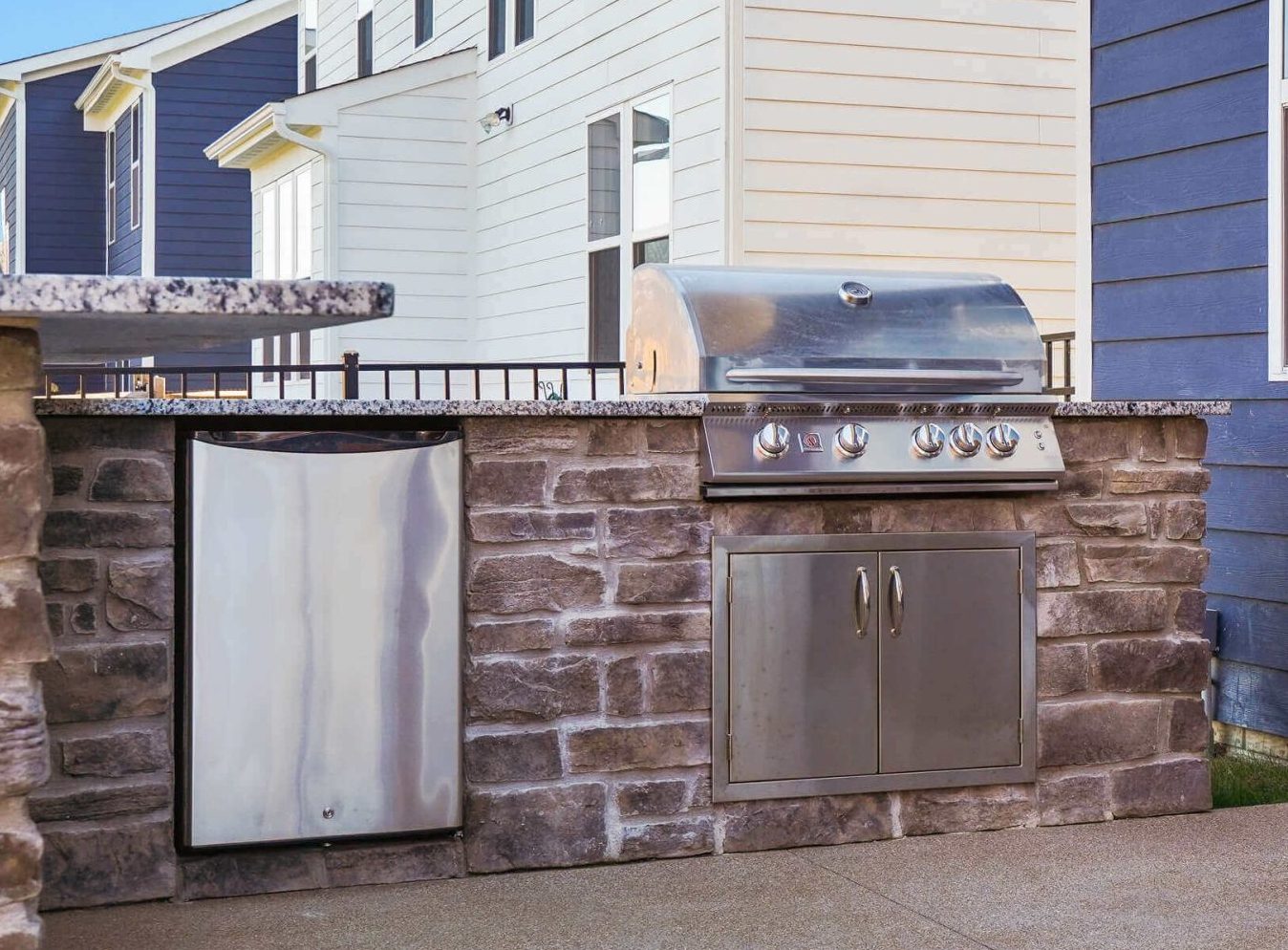 outdoor kitchen appliances